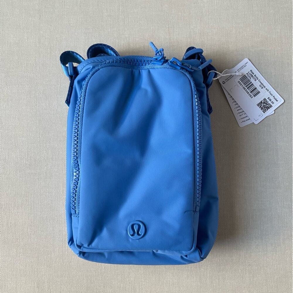 Lululemon Water Bottle Crossbody with Front Pocket 2L - Pool Party